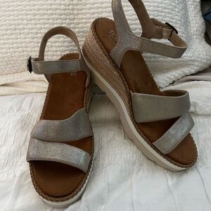TOMS Metallic Champagne Platform Espadrille Sandals